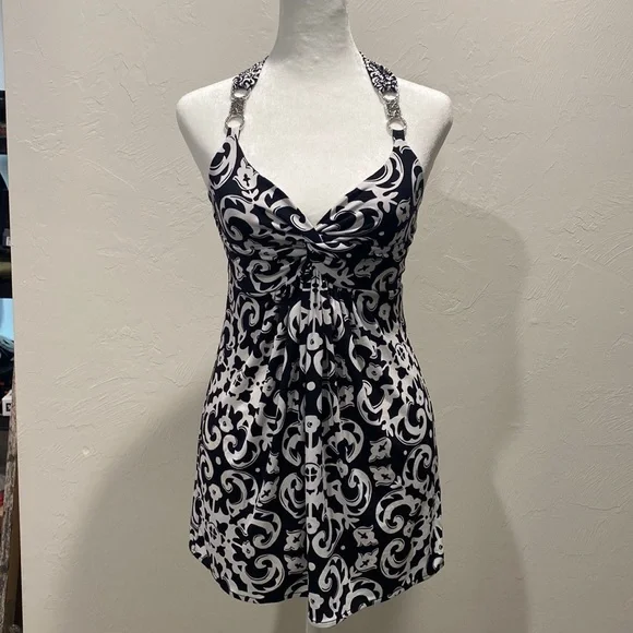 White House Black Market - Picture 1 of 3